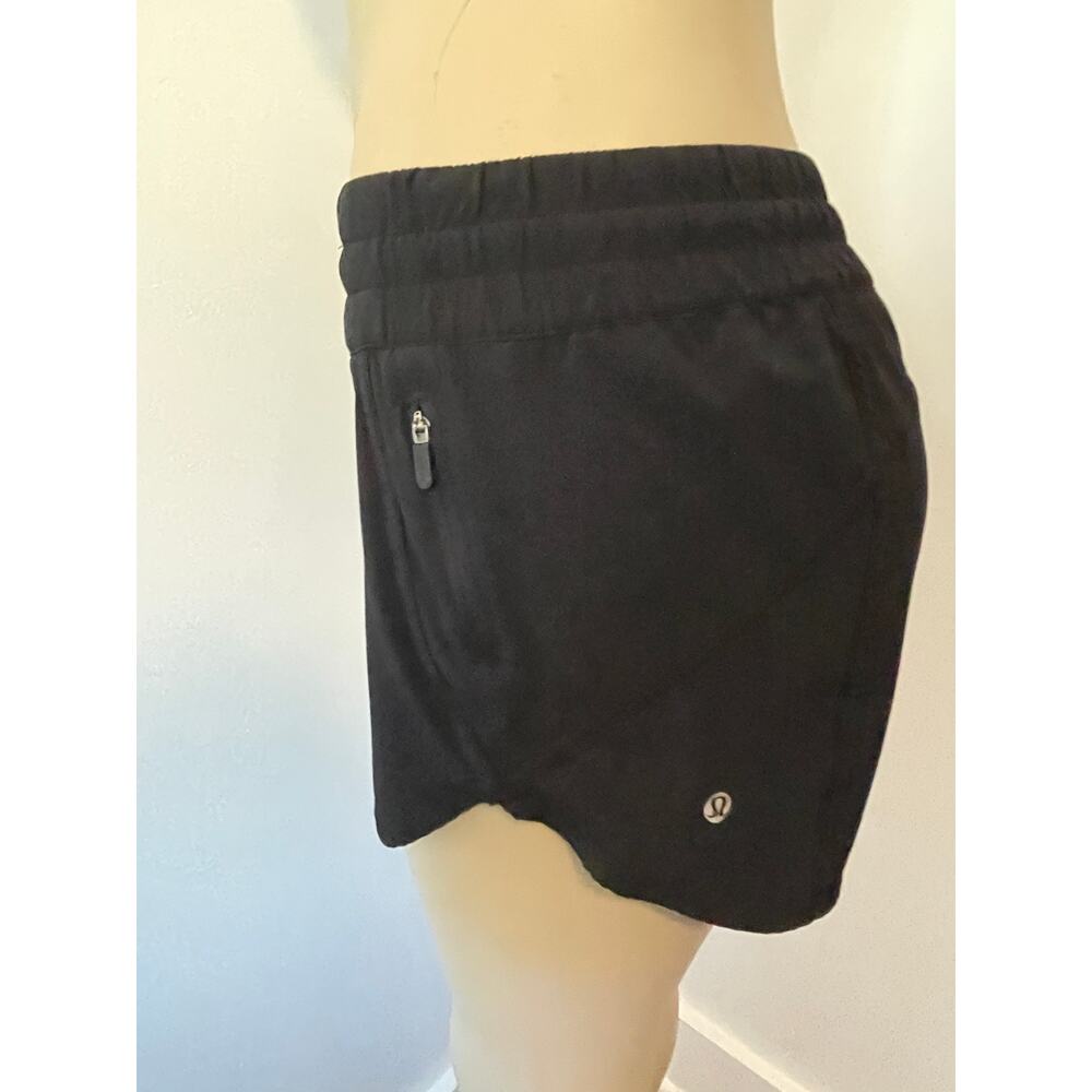 Lululemon Tracker Shorts V 4" Black Size 8 - Picture 4 of 7